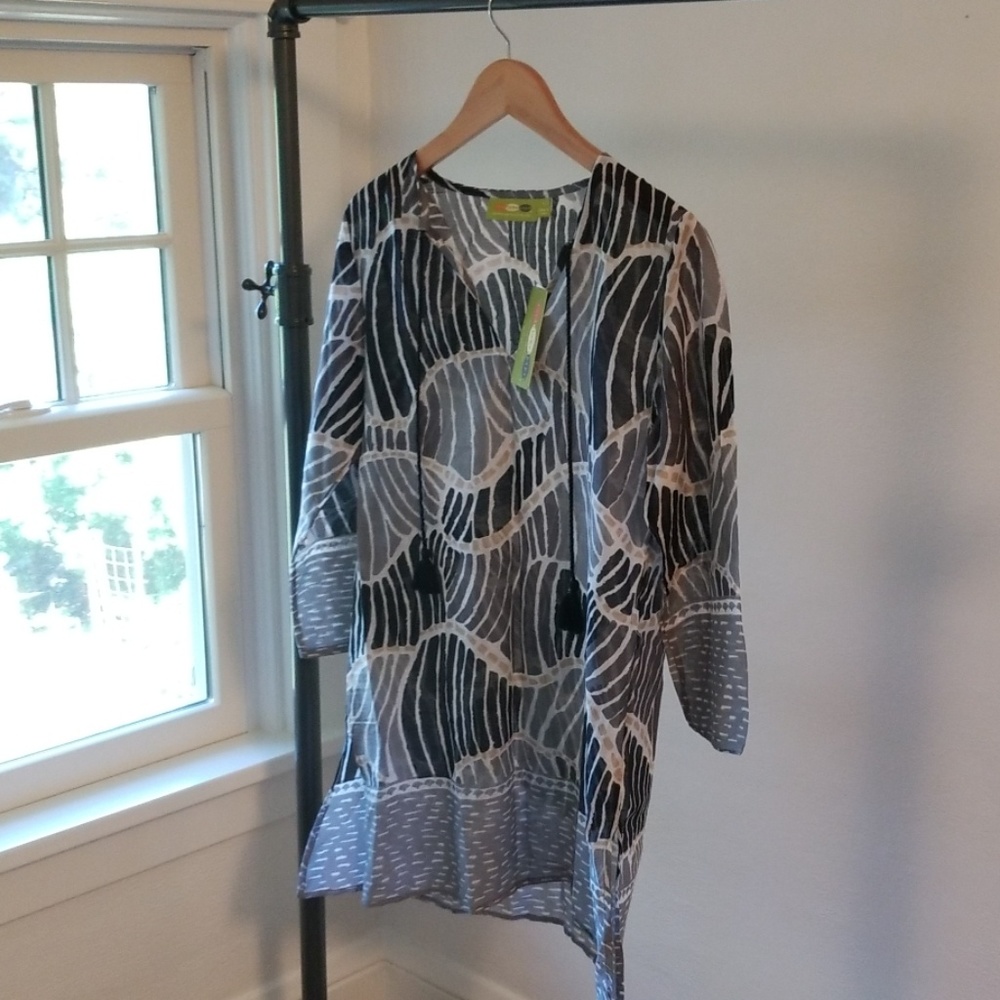 Rock Flower Paper Luna Black Beach Tunic Shirt